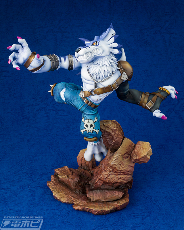 激しい蹴りを繰り出すダイナミックな姿を再現！『デジモン