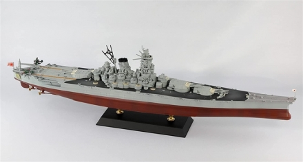 1944年レイテ沖海戦時の「日本海軍 戦艦 武蔵」の1/700プラモデルが