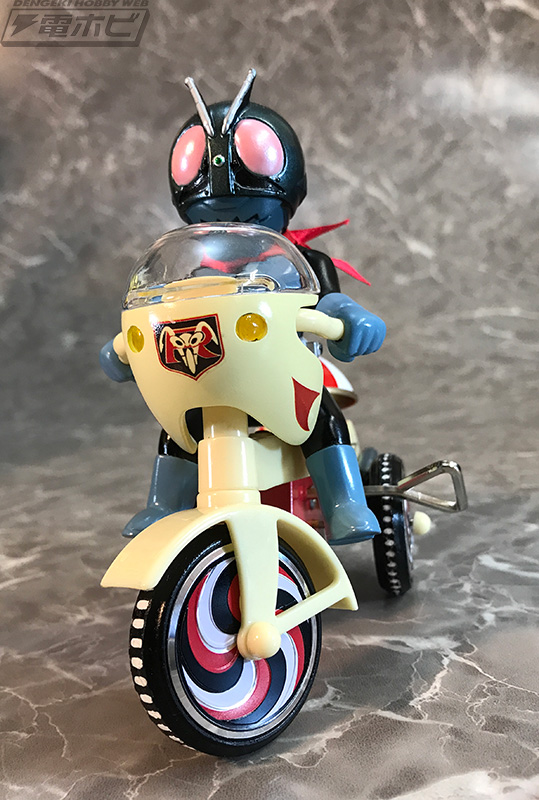 仮面ライダー旧1号、旧2号、蜘蛛男、ショッカー戦闘員が、ソフビ