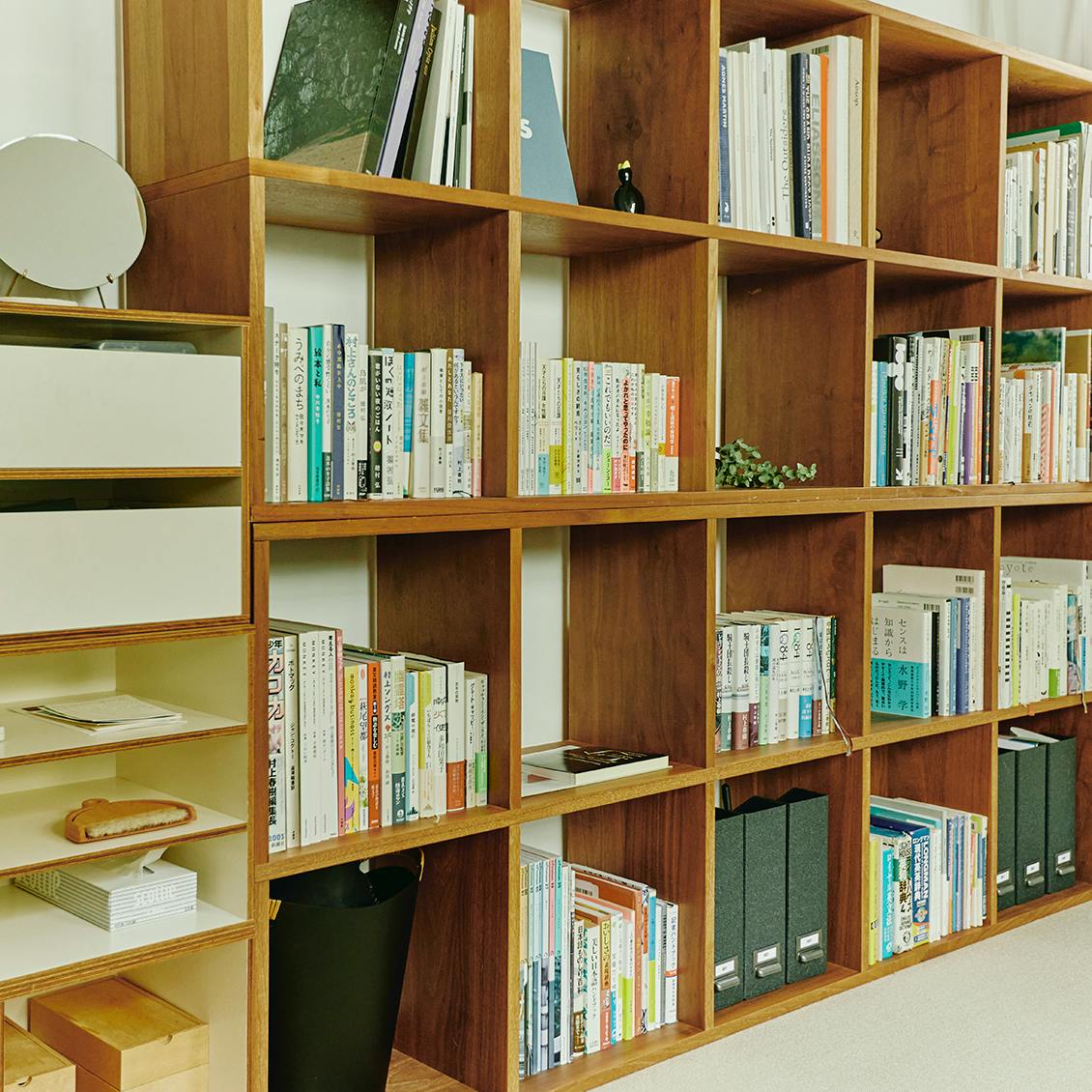 スタッフの本棚】第3話：引っ越しを機に本を整理。自由につかえる