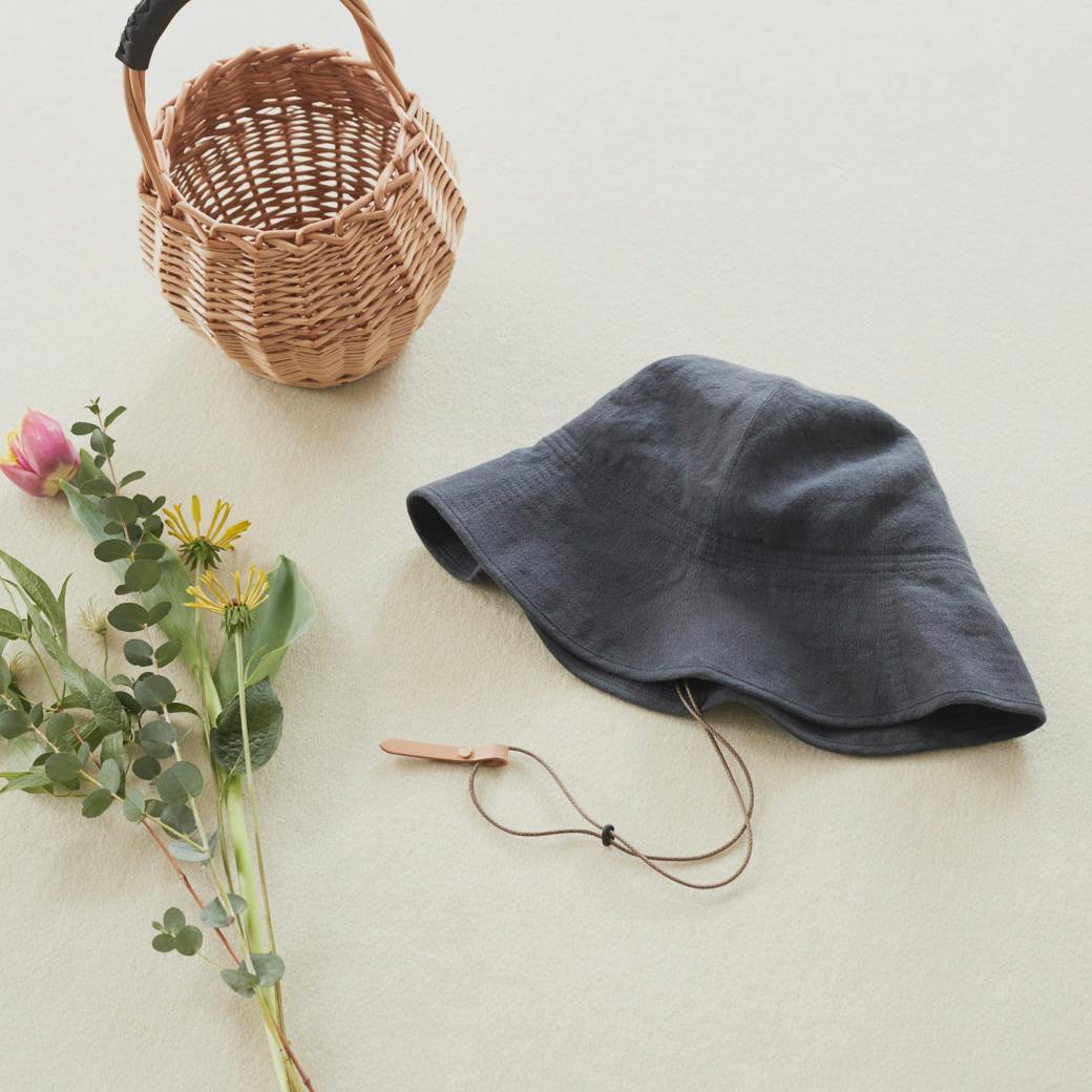 着用レビュー】おしゃれに日よけ。サイズ調整できるリネンハットを