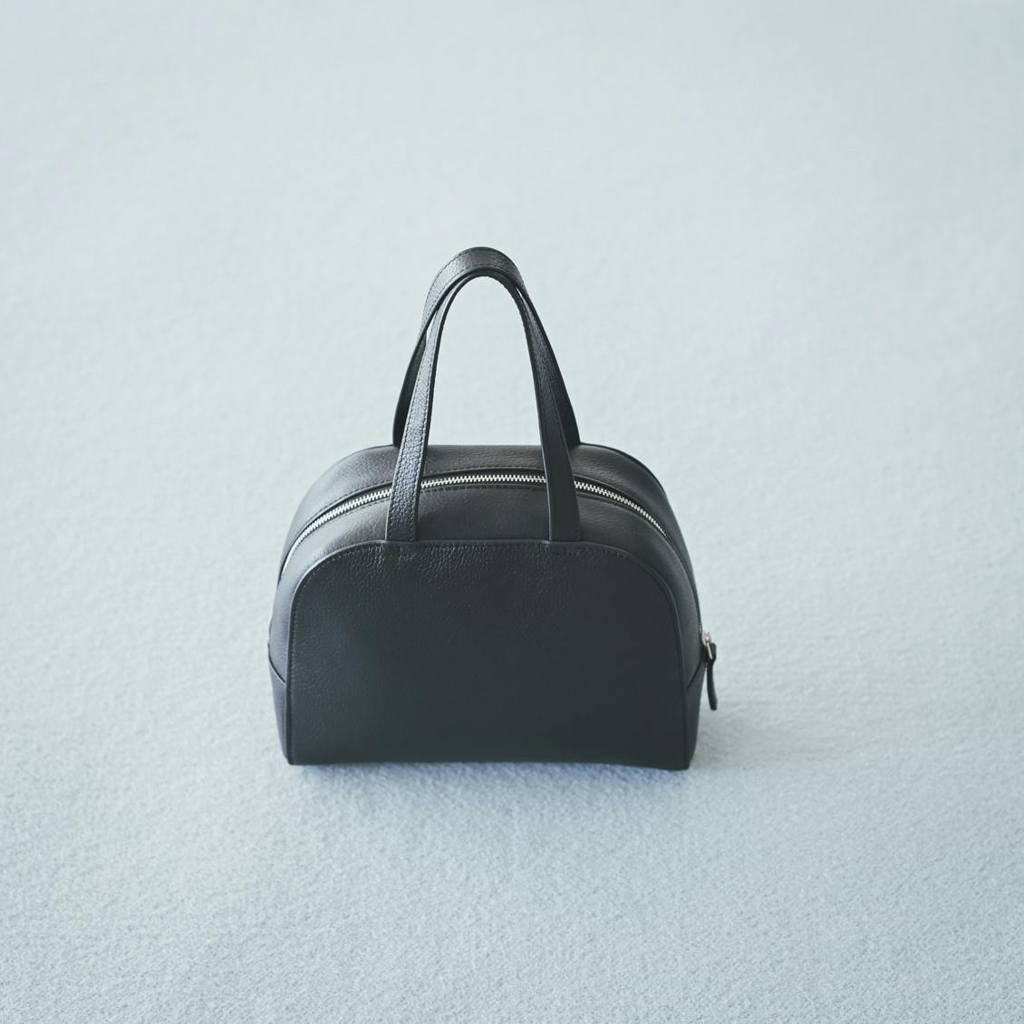 スタッフの愛用品】よそゆきにも、いつものお出かけにも。見ため以上に