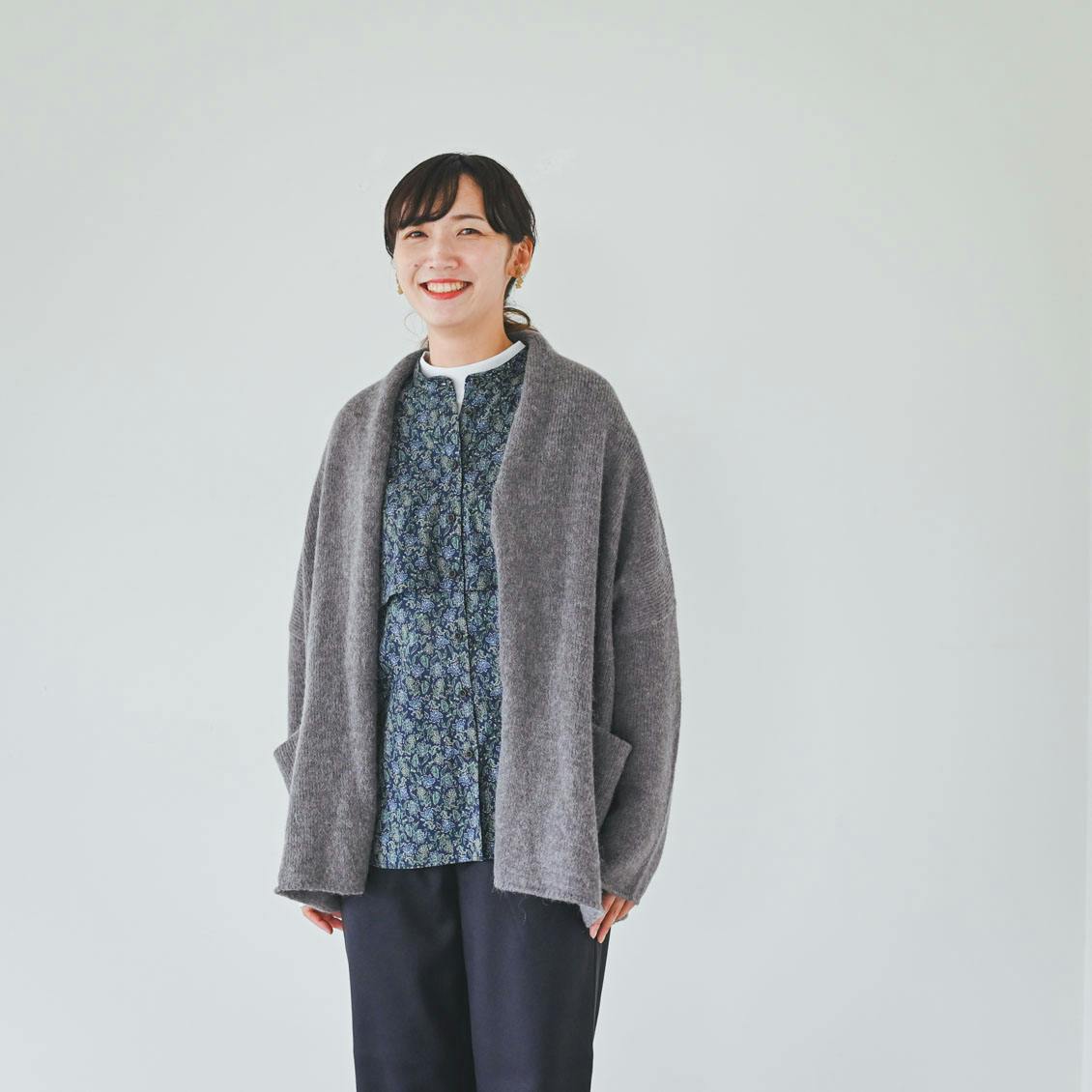 着用レビュー】アルパカ混のふんわりカーディガンを、身長違いの3名の