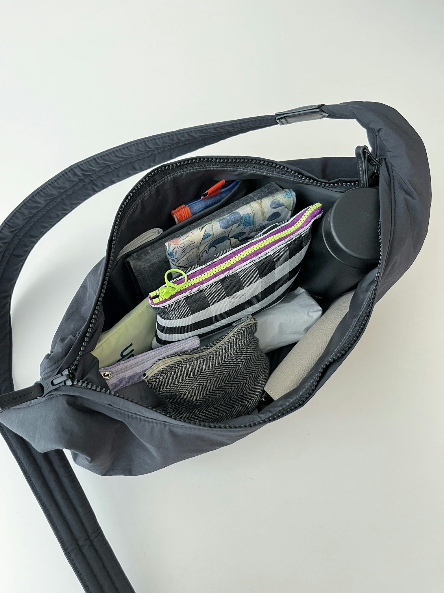 新商品】軽やかに、ちゃんと収まる。こだわり抜いた「ムーン型のボディ