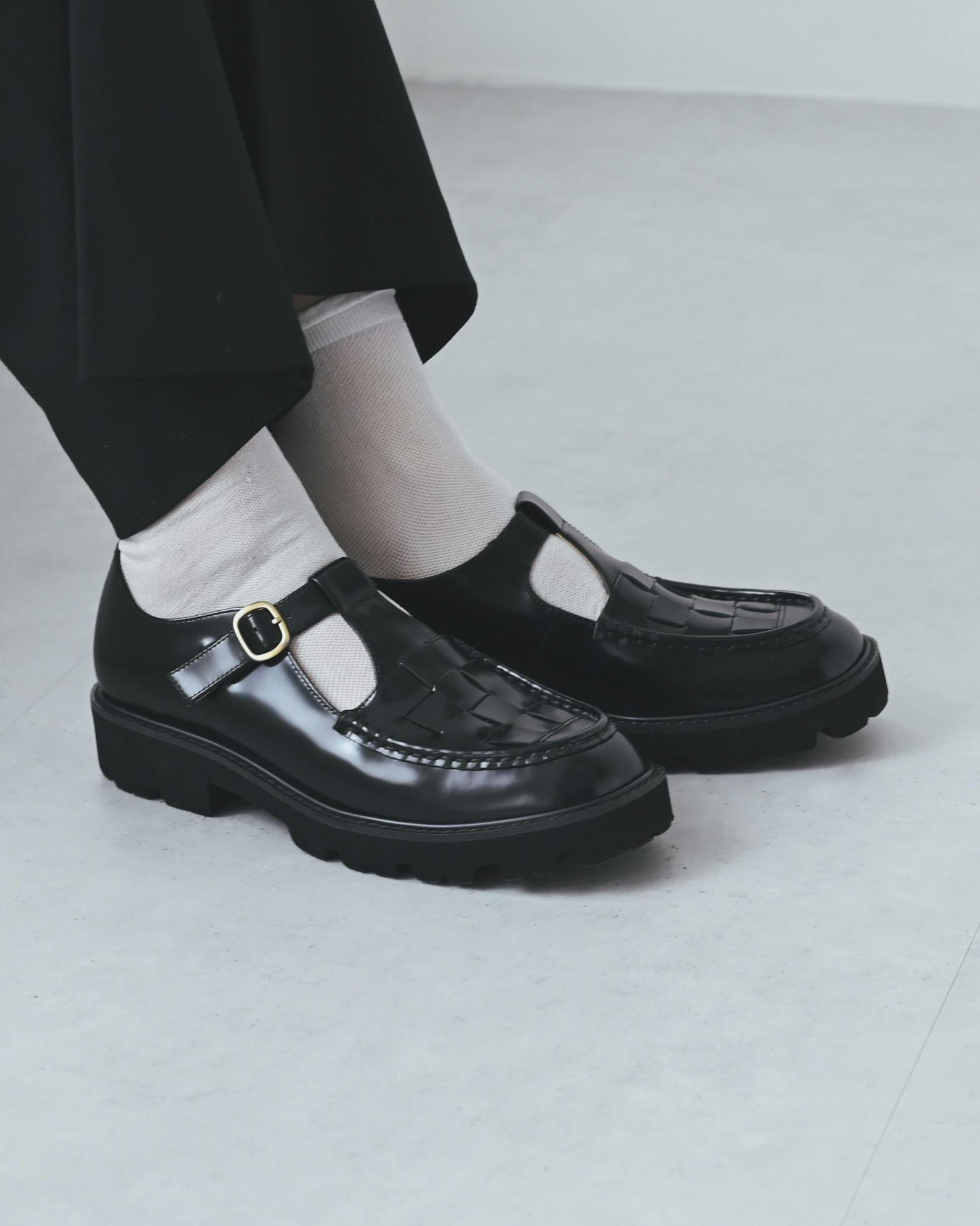 着用レビュー】当店オリジナル「Tストラップシューズ」をスタッフ4名が