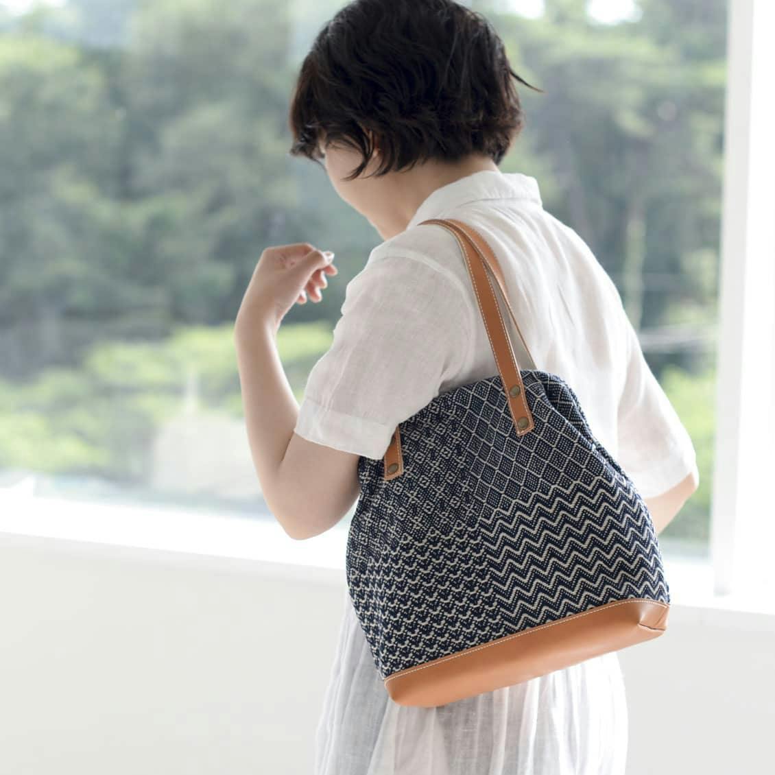 trois temps/トロワトン/手織りのがま口ハンドバッグ - 北欧、暮らしの