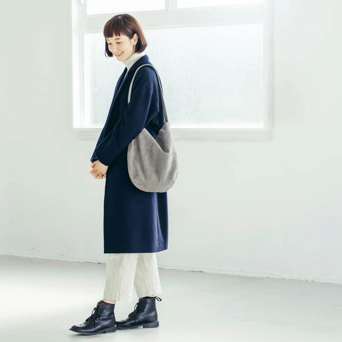 雨の日にもお気に入りを」撥水スエードの2WAYトートバッグ - 北欧