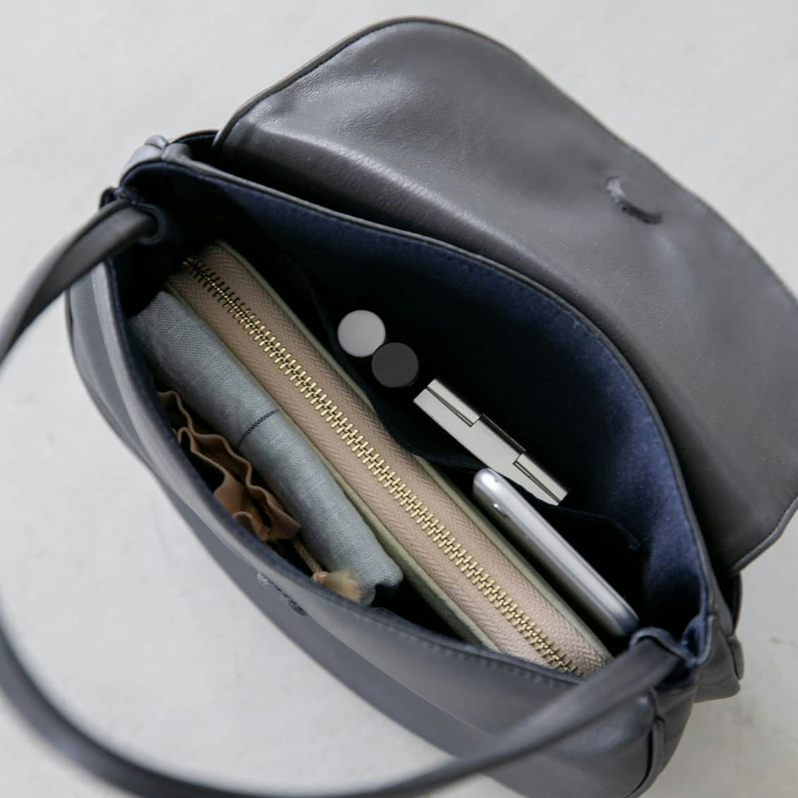 大切な日の私の味方」フォーマルバッグ（サブバッグ付き） - 北欧