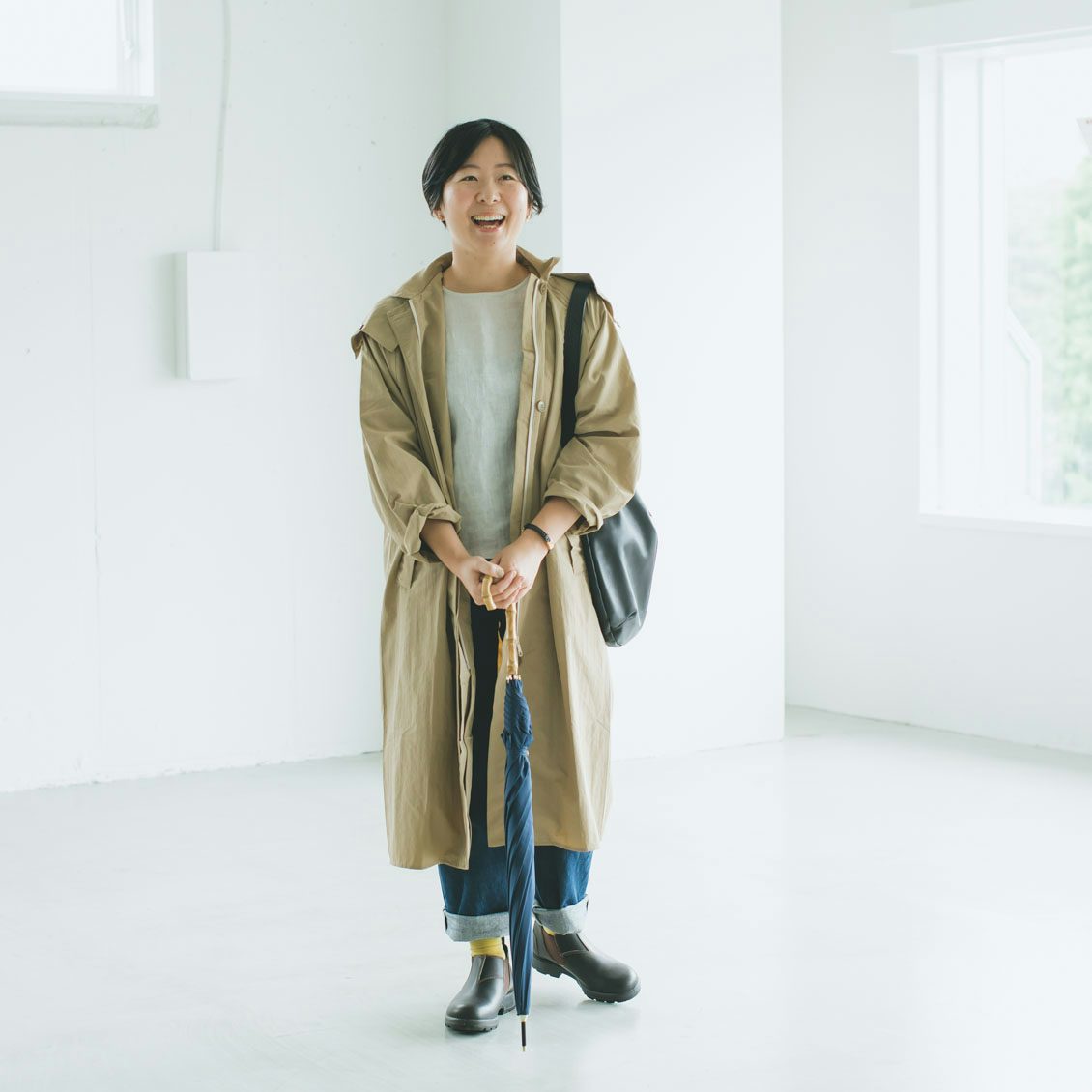 自転車もノーストレス」晴れの日も着たいレインコート（バッグ付き