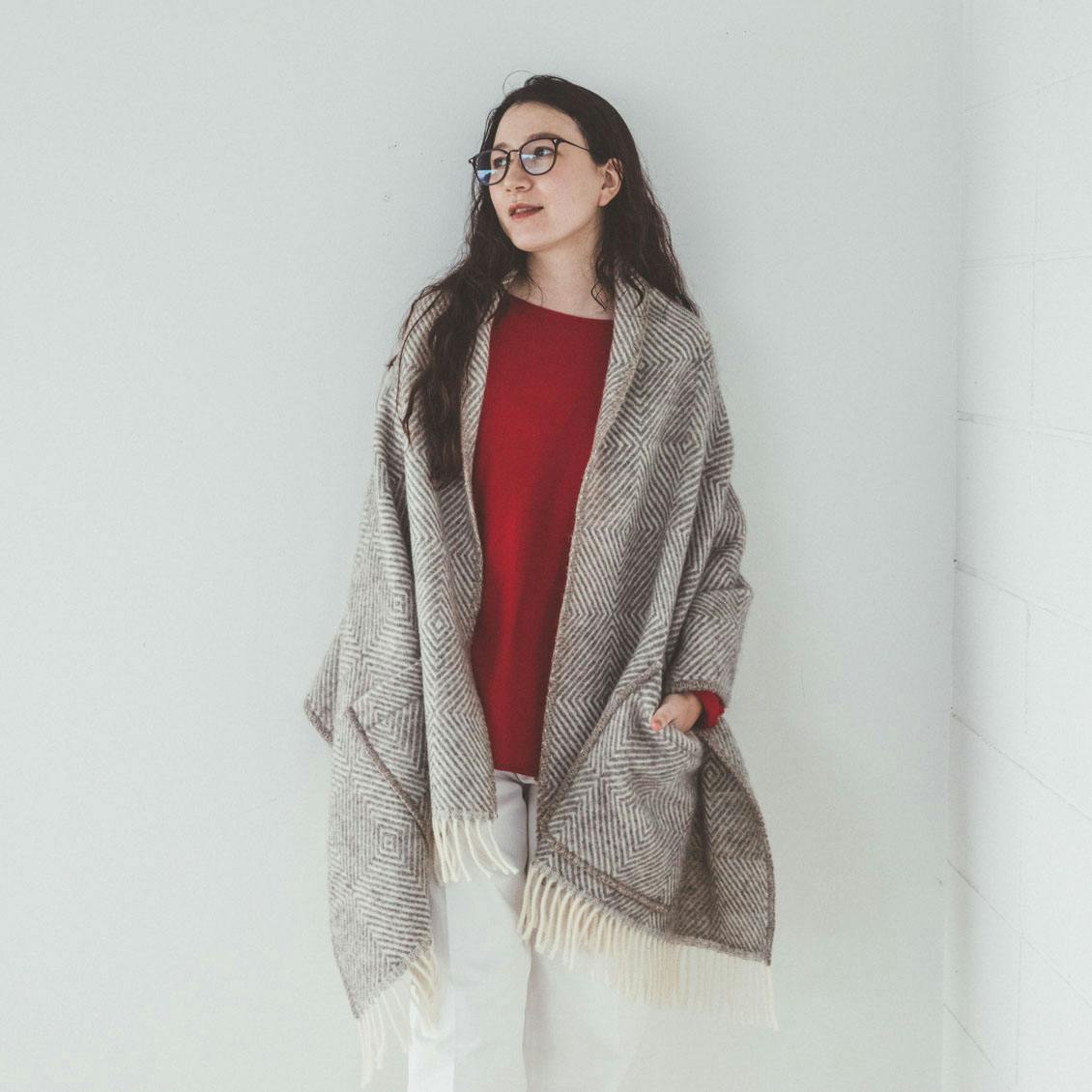 LAPUAN KANKURIT / ラプアン カンクリ / ポケット付きショール