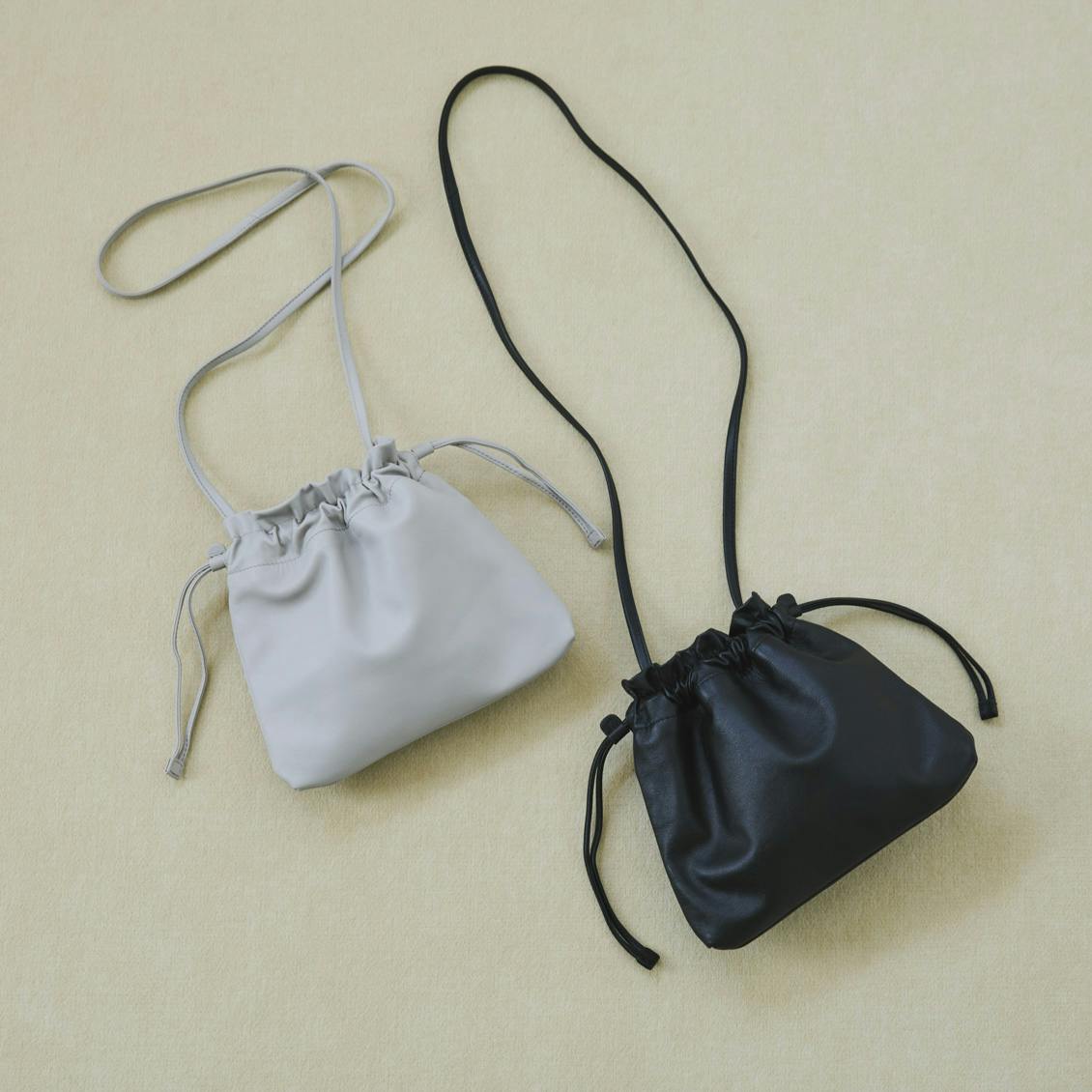 仕分け上手なレザーの巾着ポシェット - 北欧、暮らしの道具店