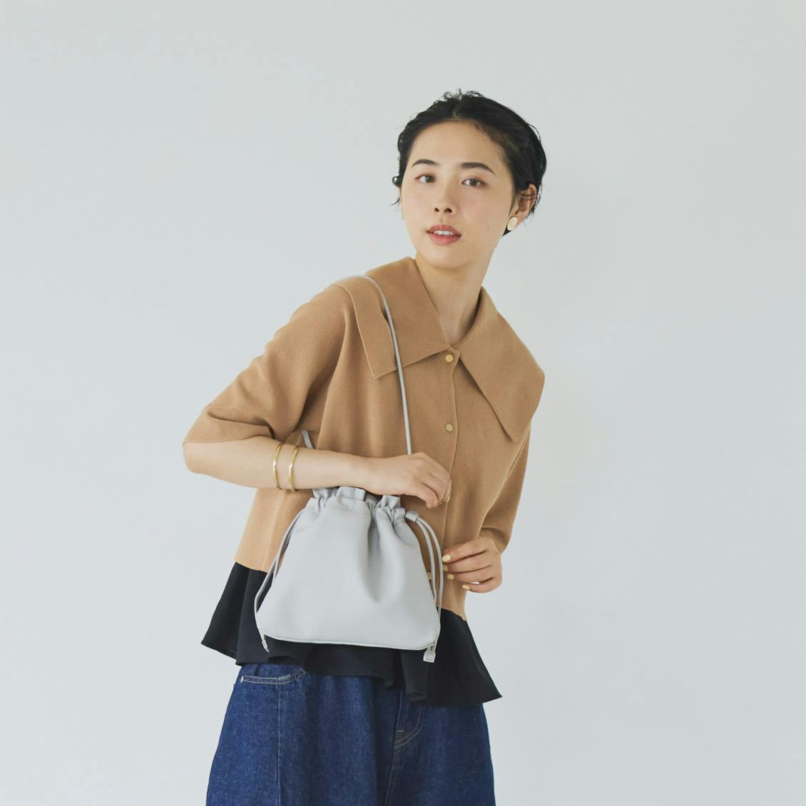 仕分け上手なレザーの巾着ポシェット - 北欧、暮らしの道具店