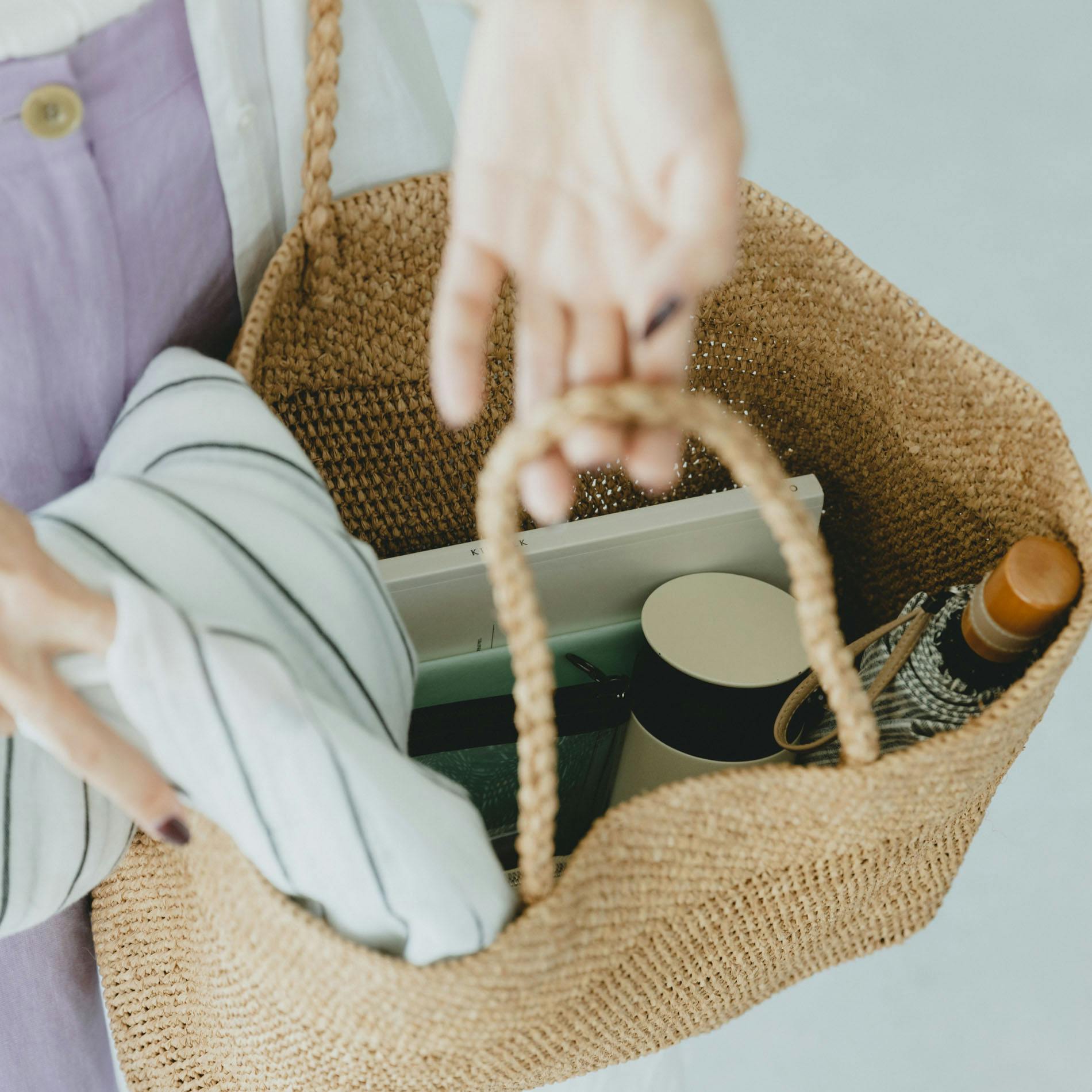 ラフィアのトートバッグ（横長） - 北欧、暮らしの道具店