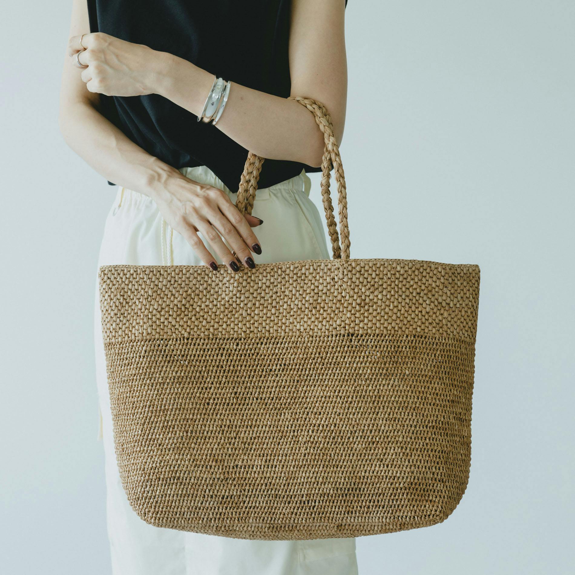 ラフィアのトートバッグ（横長） - 北欧、暮らしの道具店