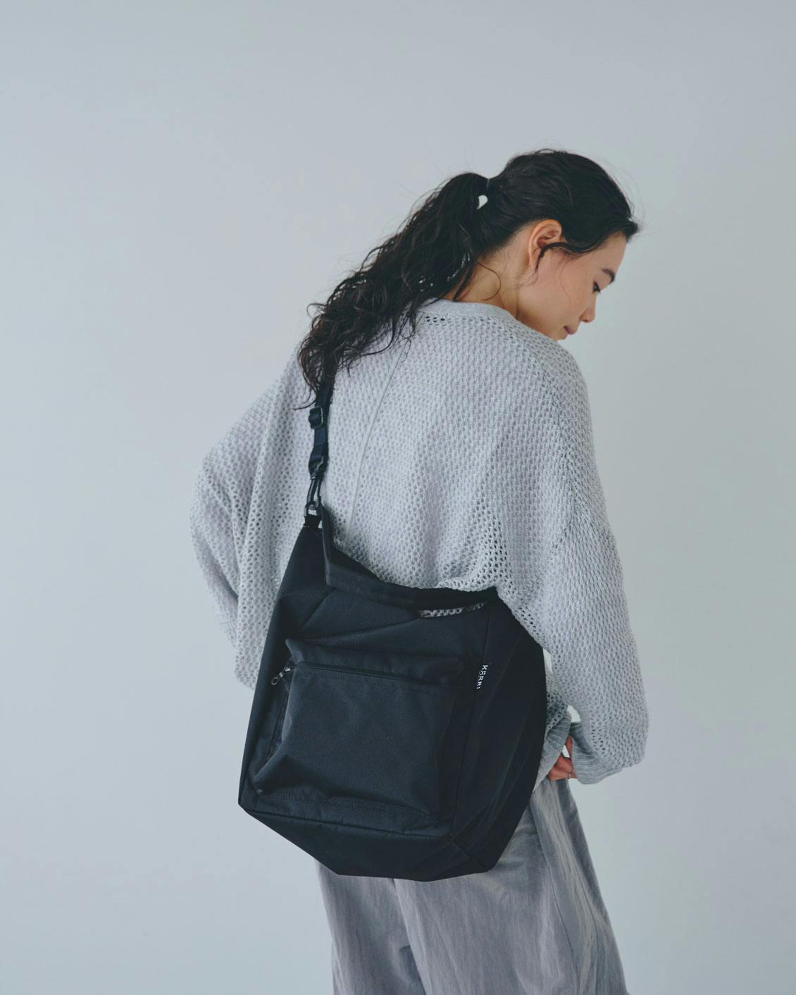 KARRI / AMIACALVA / 2WAYショルダーバッグ（M） - 北欧、暮らしの道具店