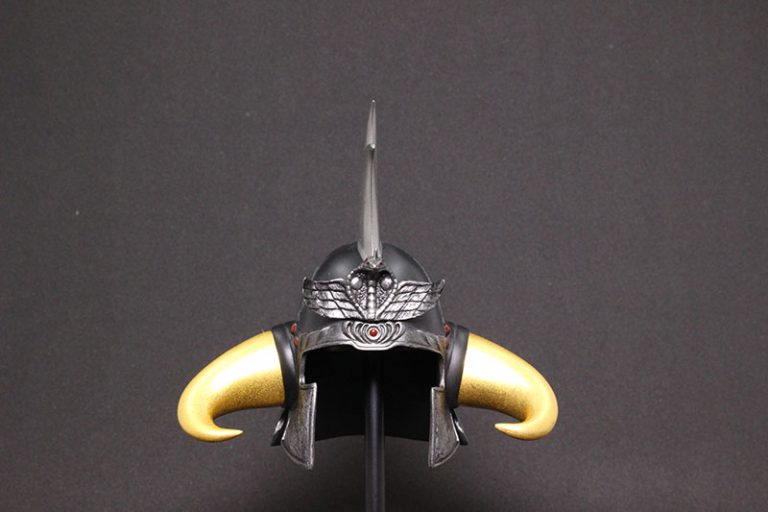 北斗の拳35周年記念商品「“拳王”純金製兜」発売！ | 北斗の拳 OFFICIAL