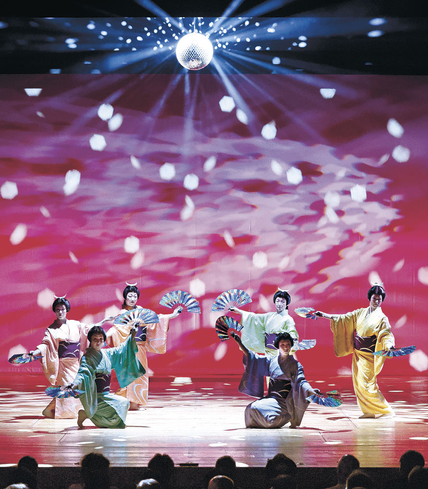 希望託す舞踊絵巻 金沢おどり、県立音楽堂で開幕 三茶屋街芸妓衆が総