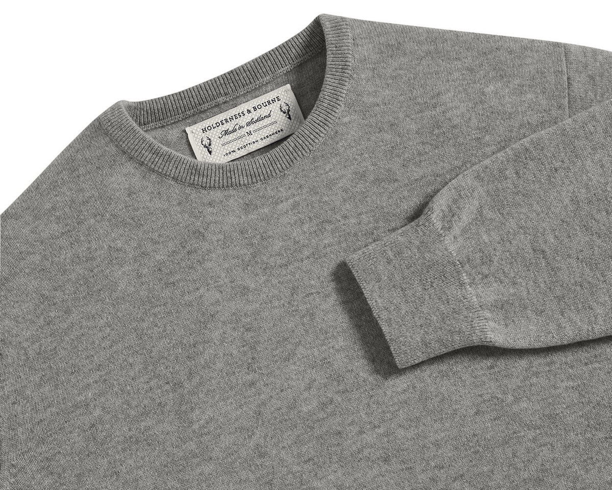 Men's Light Gray Cashmere Sweater | Holderness & Bourne