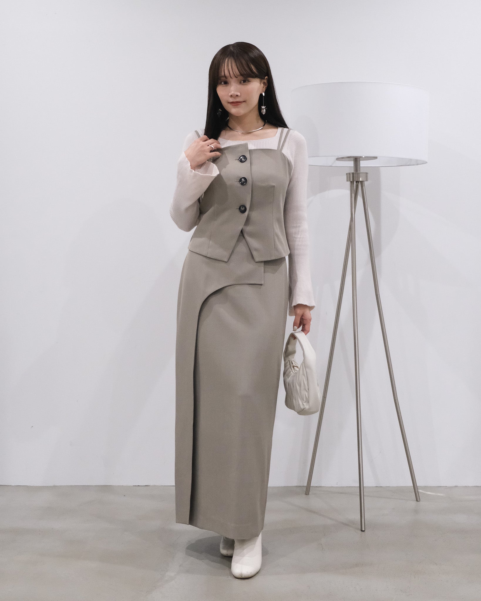 SETボタンビスチェ＋タイトスカート | hollis