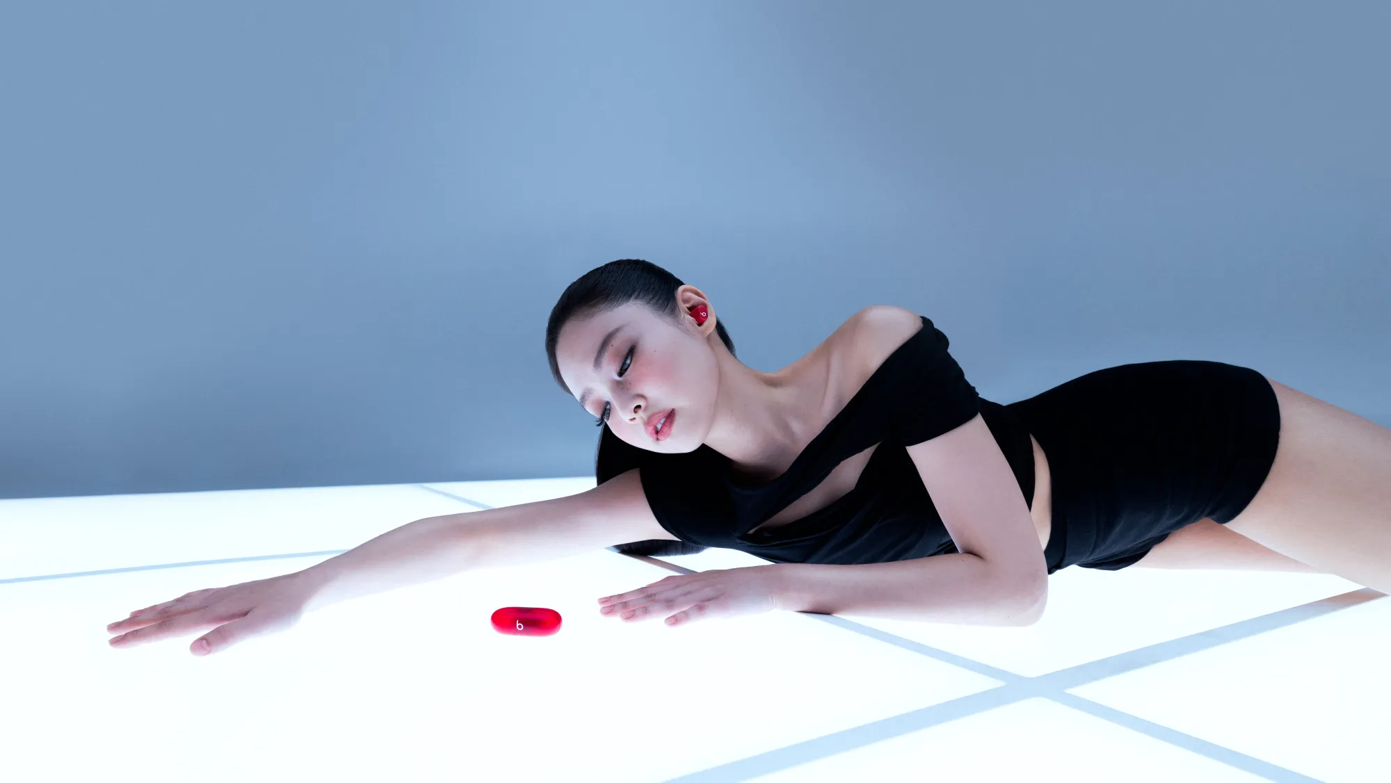 BLACKPINKのジェニー、BeatsのCMに登場 ― ソロ新曲示唆か - THR Japan