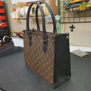 ルイヴィトンのバッグをオンザゴー風トートバッグへとリメイク