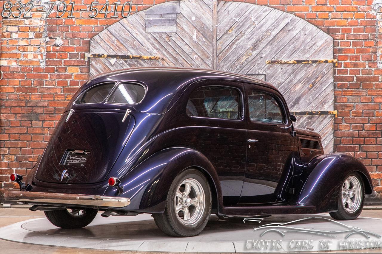 1937 Ford Tudor Slantback