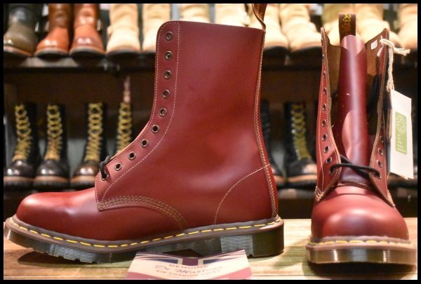 表記11 未使用 ENGLAND製】Dr.Martens ドクターマーチン 1490 10ホール