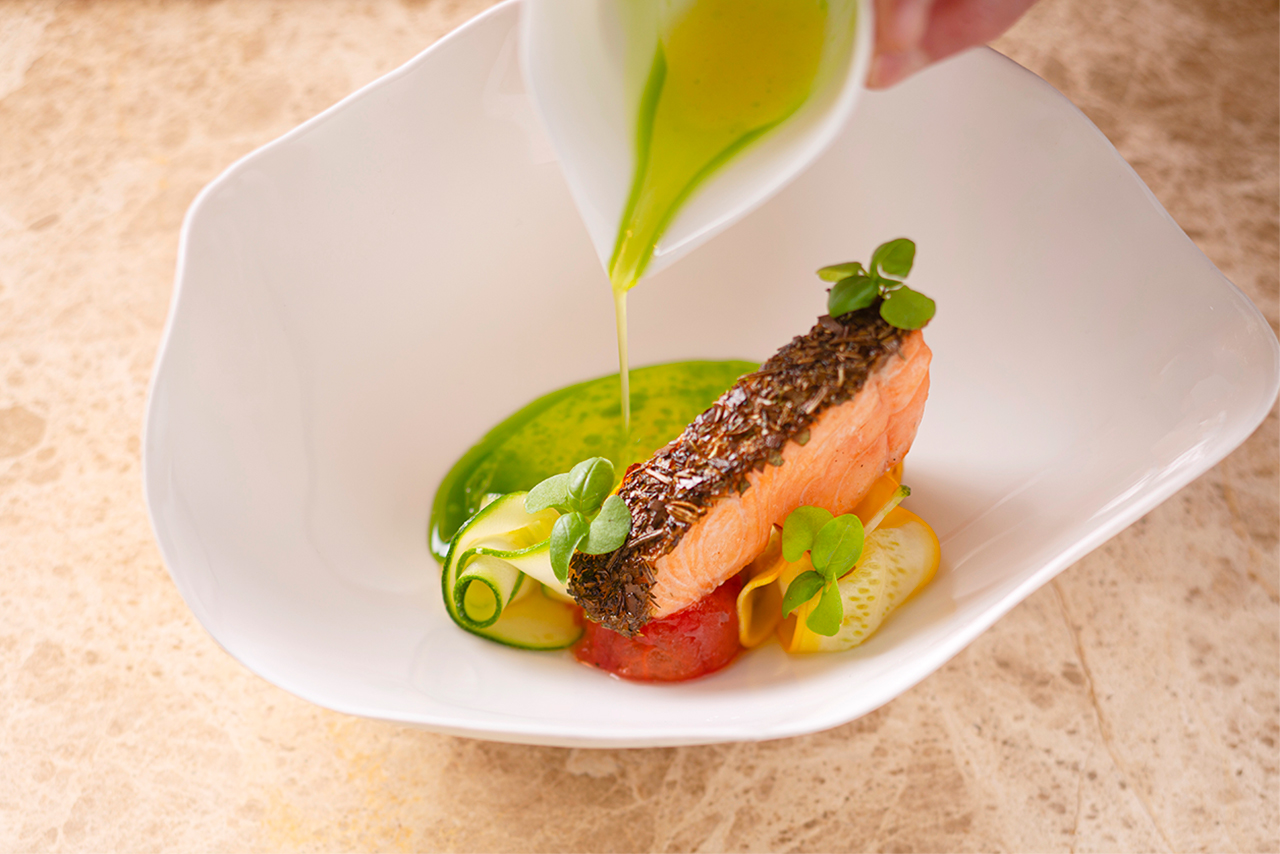 六本木ヒルズ『ジャン・ジョルジュ トウキョウ』の美皿を、『ラトリエ