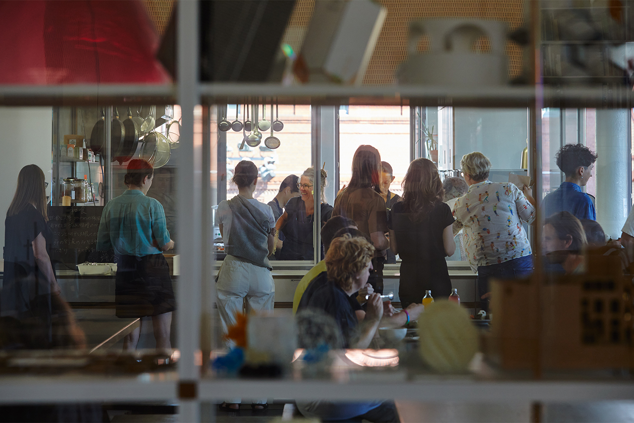 ベルリンで生まれ、東京で醸され、私たちの体内に滑り込む——THE