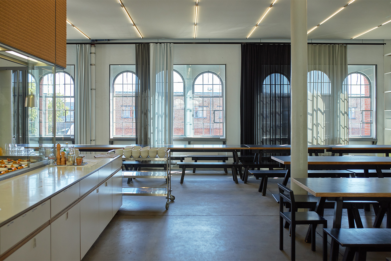 ベルリンで生まれ、東京で醸され、私たちの体内に滑り込む——THE