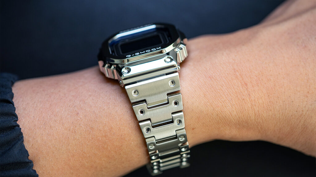 カシオ】スタイリッシュなメタル×ブルーの世界へ｜オリジンと