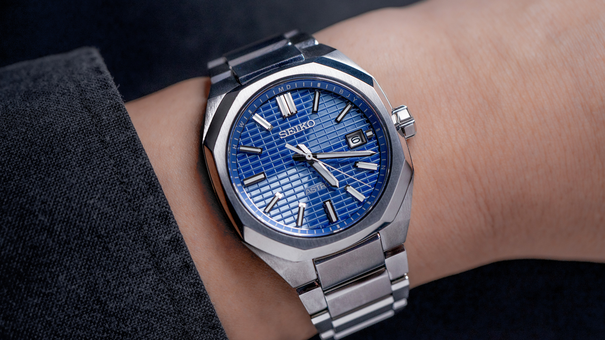 セイコー アストロンの定番モデル】八角形デザインの電波ソーラー