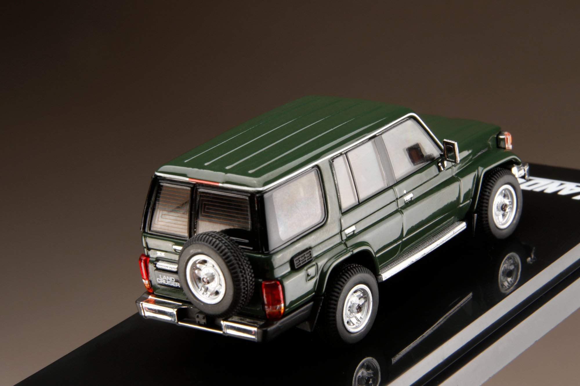 1/64 トヨタランドクルーザー 70 ZX 4DOOR 1994オリーブグリーン
