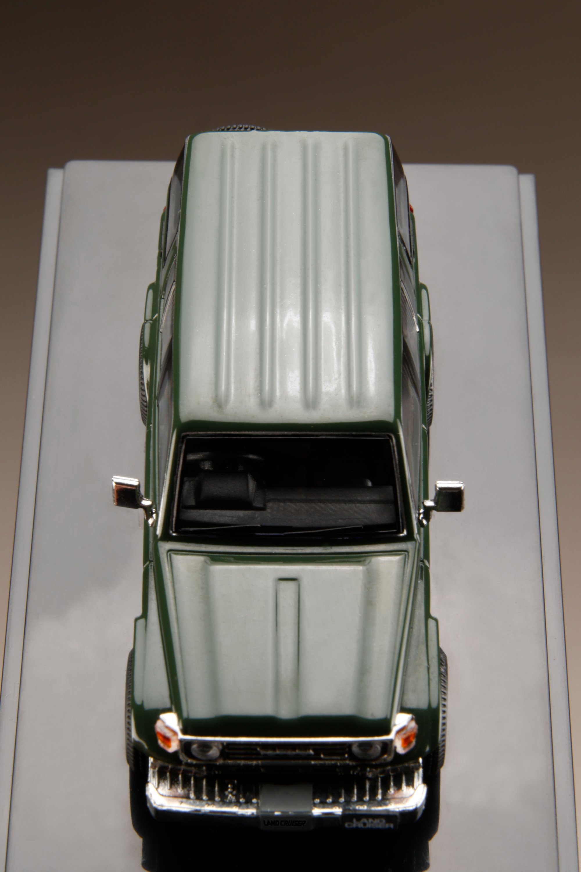 1/64 トヨタランドクルーザー 70 ZX 4DOOR 1994オリーブグリーン