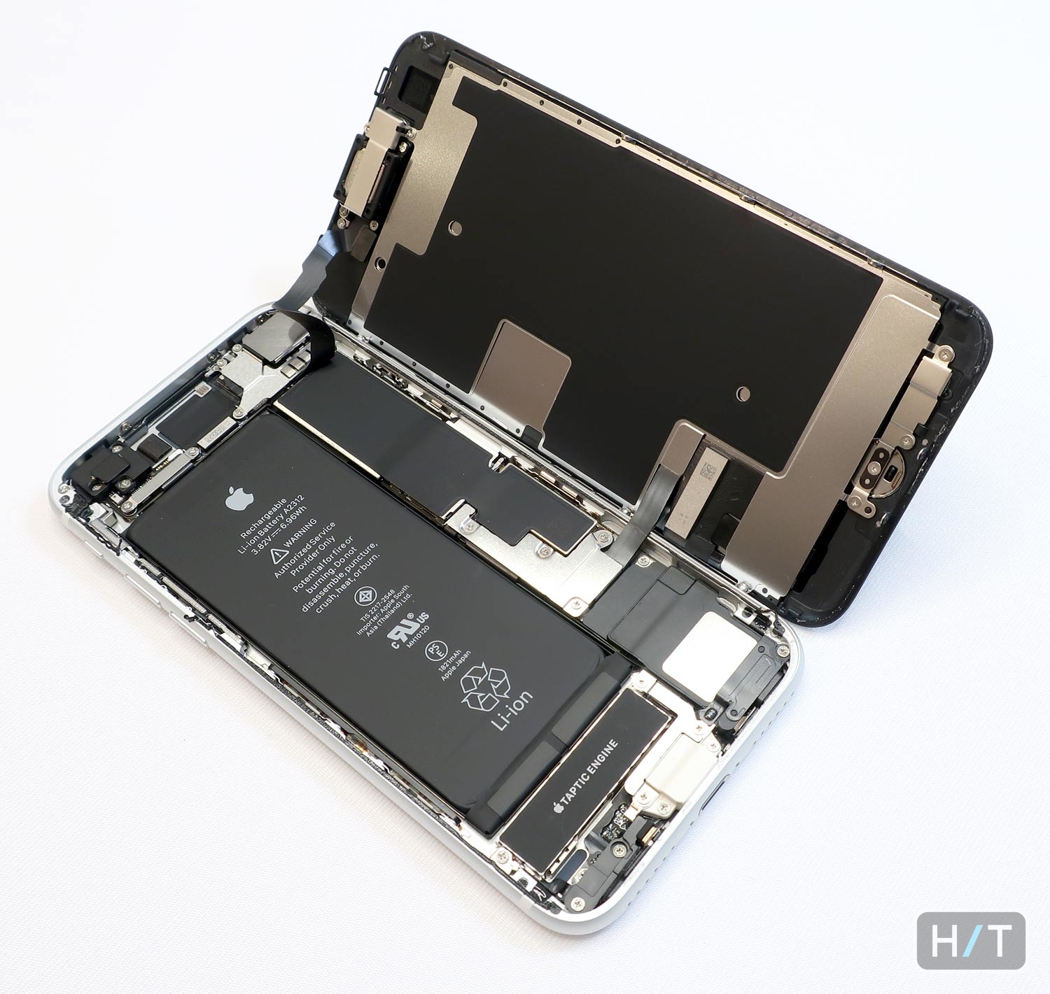 分解】中身はまるでiPhone8。成熟を極めた「第2世代 iPhone SE」を分解。