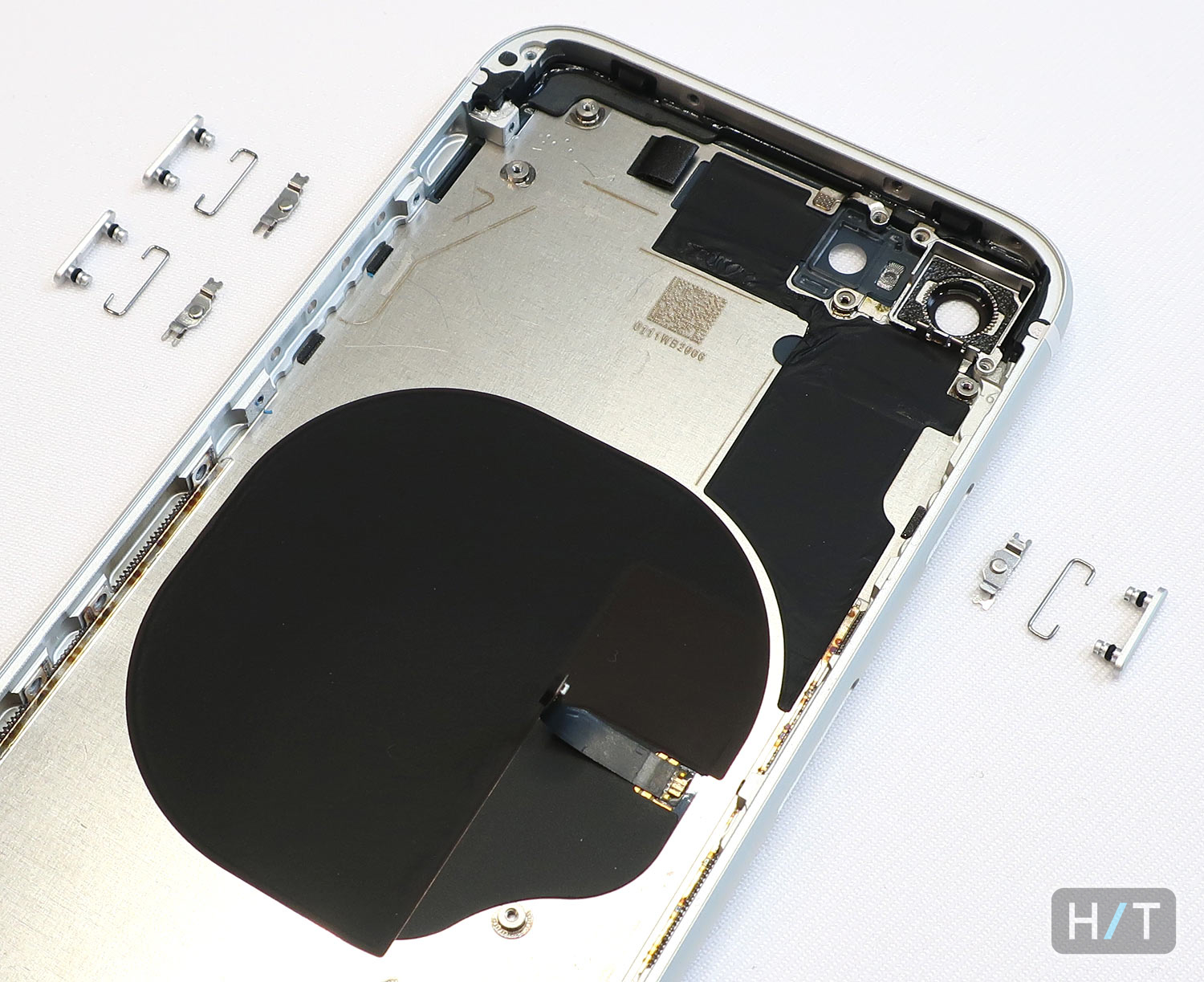 分解】中身はまるでiPhone8。成熟を極めた「第2世代 iPhone SE」を分解。