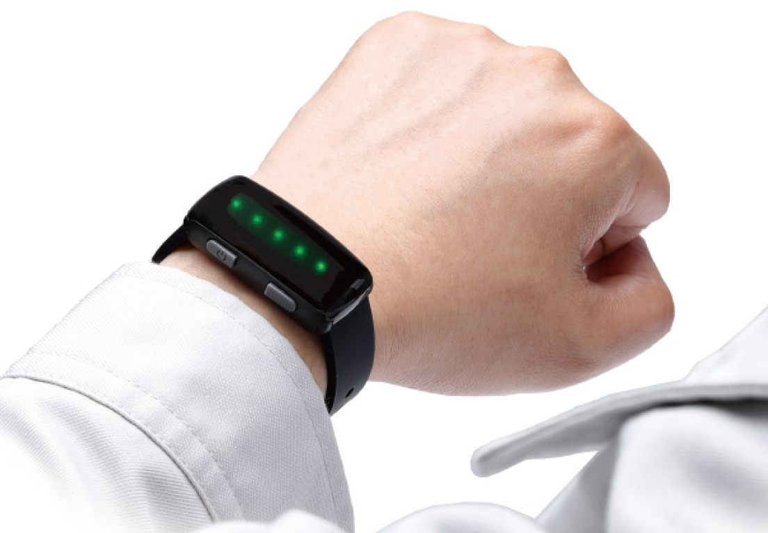 リストバンド型ウェアラブルデバイスhamon band S - ミドリ安全の熱中対策