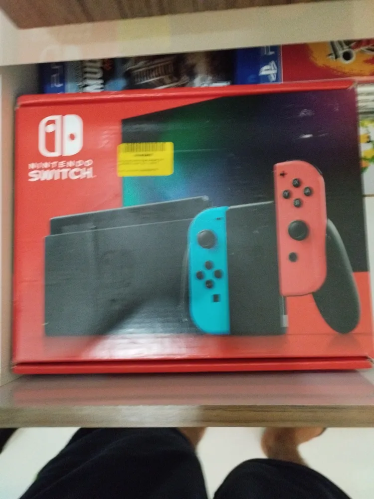 Nintendo Nintendo Switch Switch 32GB Standard cor vermelho-néon