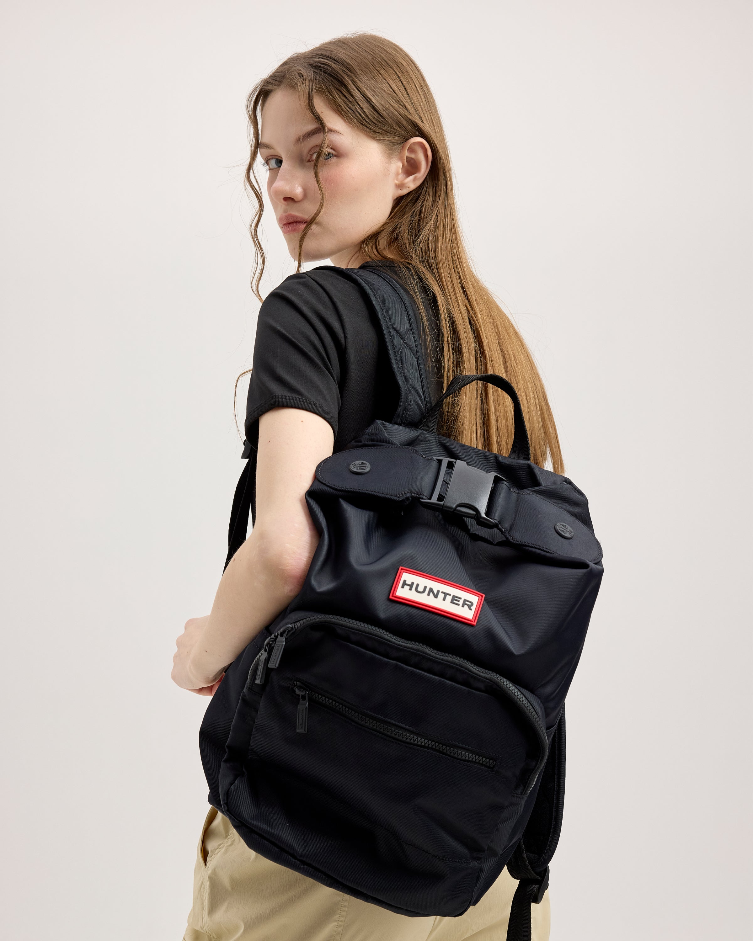 ナイロン パイオニア ラージ トップクリップ バックパック - ブラック