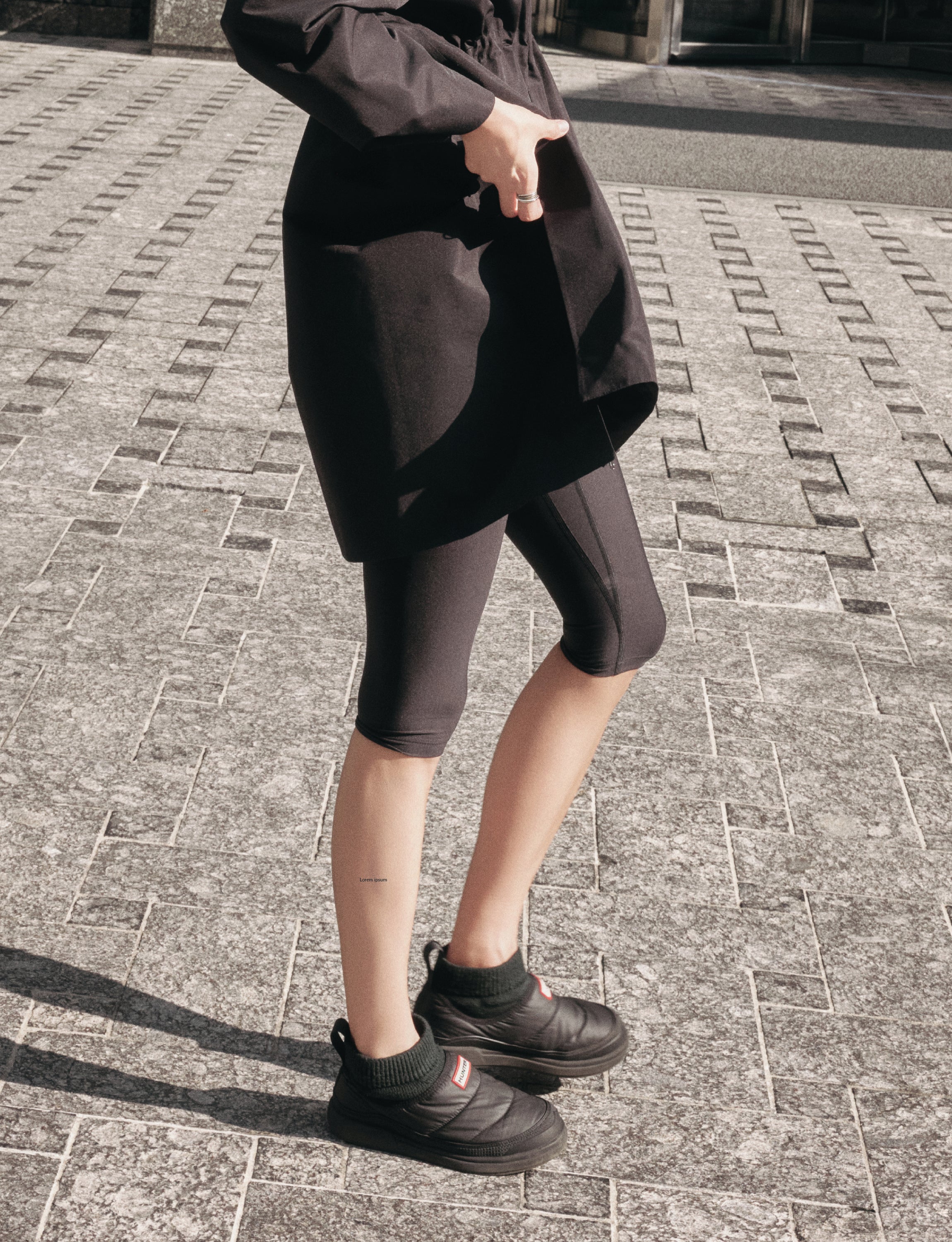 レディース イン/アウト パファー ニッテッド カフ ブーツ - ブラック