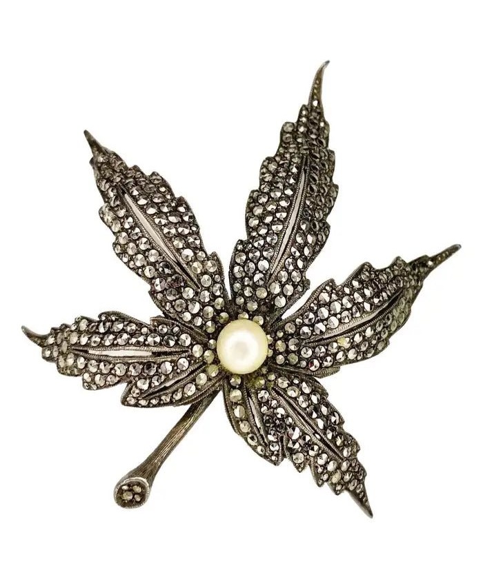 1980s Christian Dior Crystal Leaf Design Brooch with Pearl - Hunt