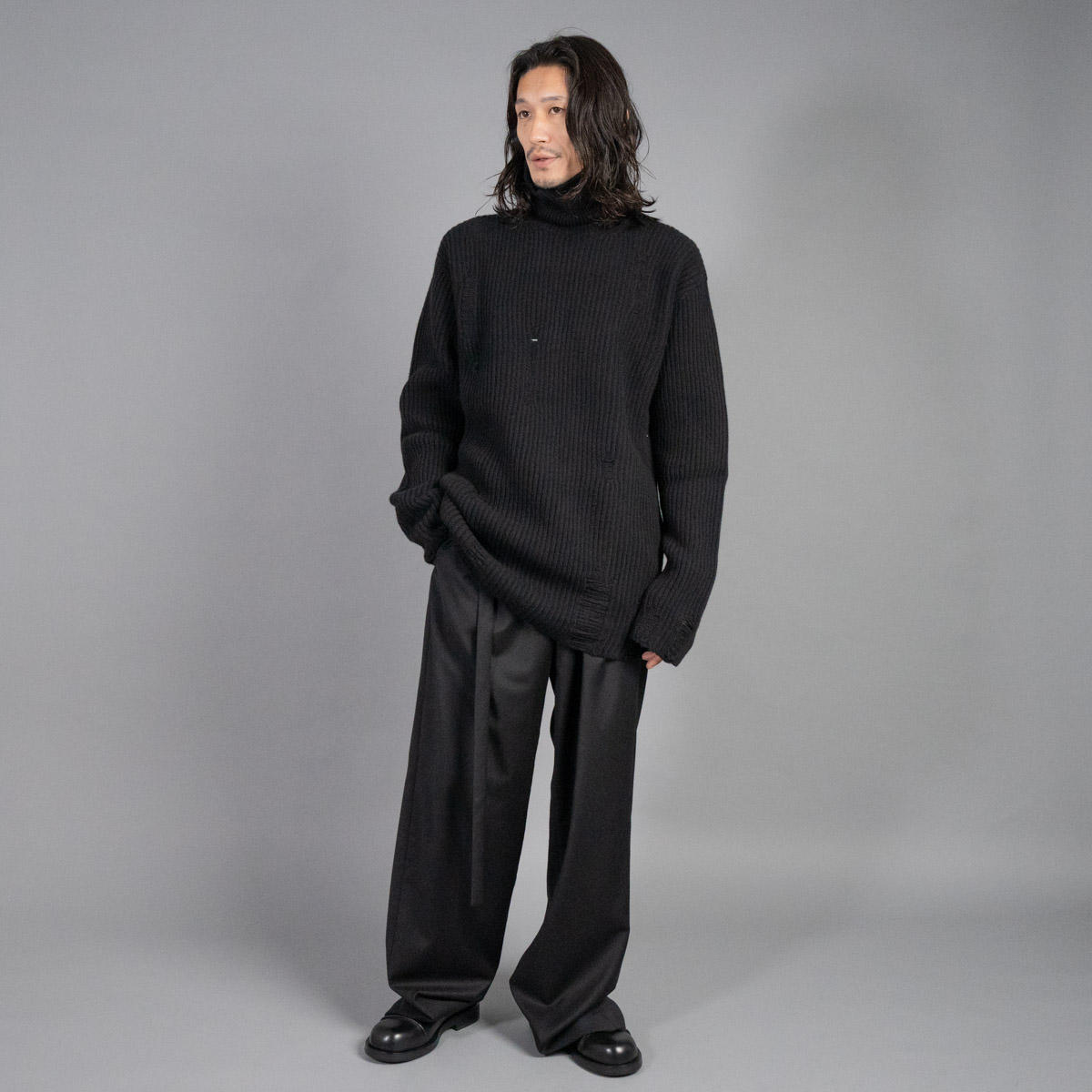 アンドゥムルメステールのハイネックダメージニット | HUES 福岡