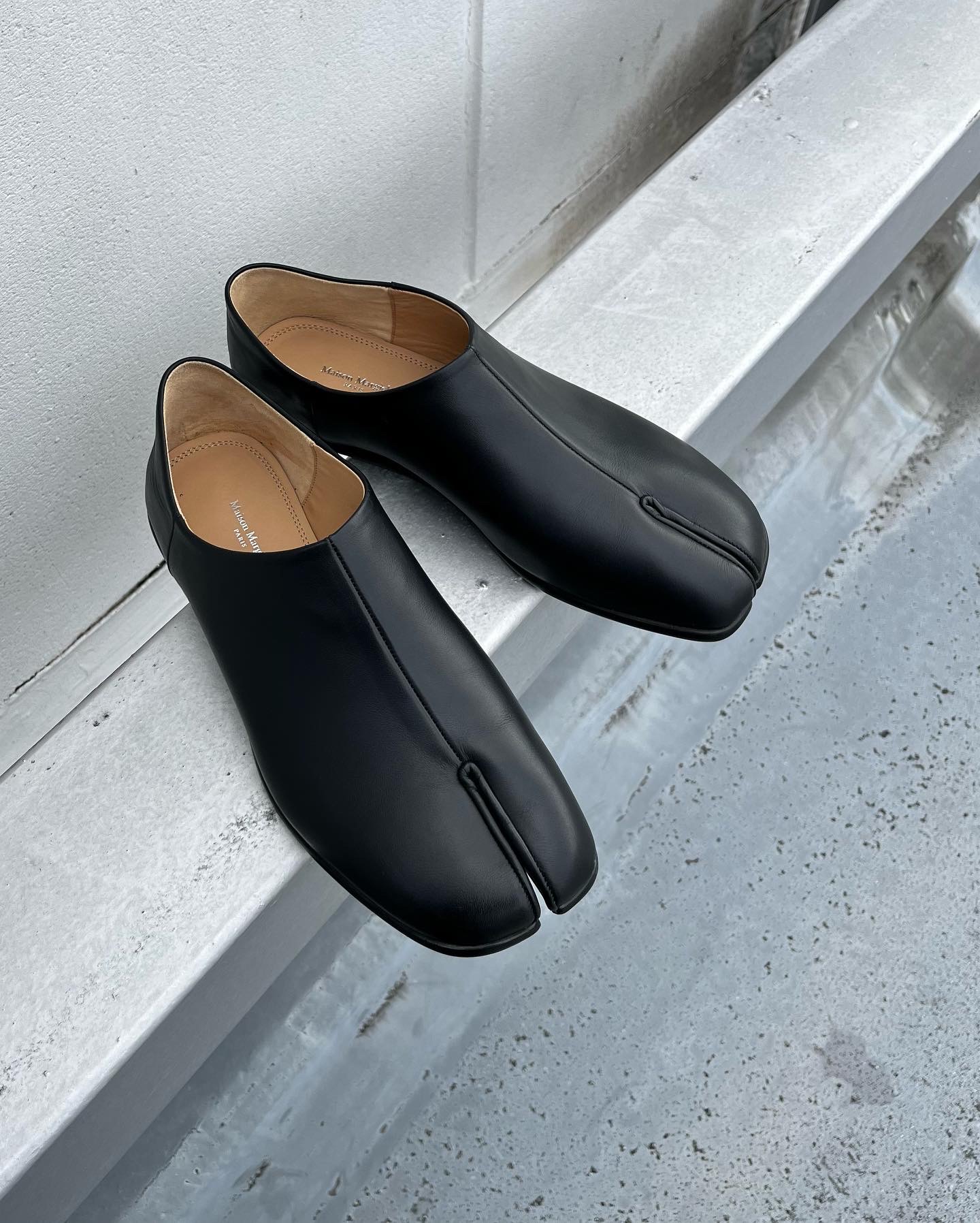 メゾンマルジェラのタビ バブーシュ | HUES 福岡セレクトショップ