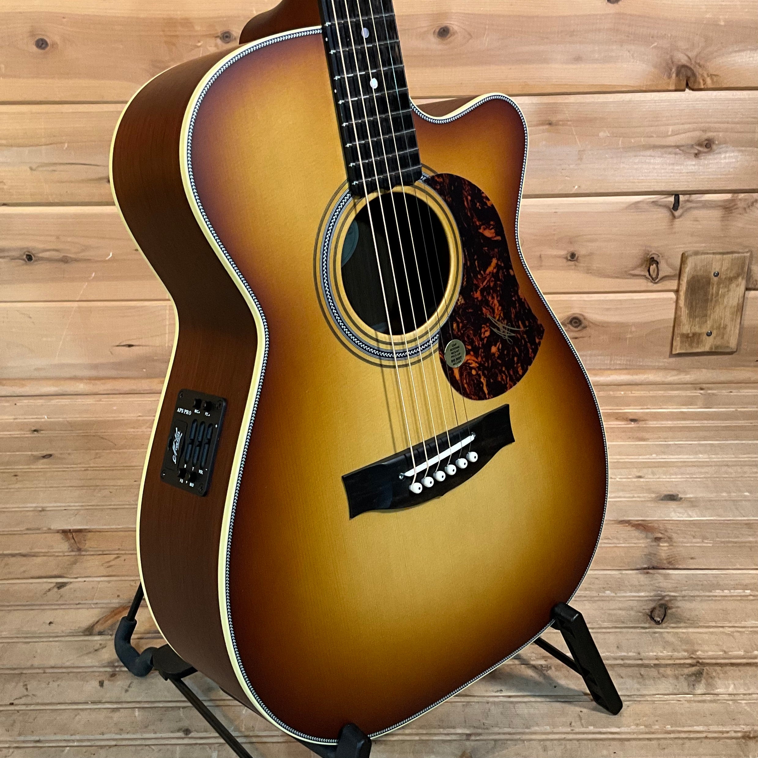 Maton EBG808C Nashville Acoustic Guitar - Sunburst - Huber Breese