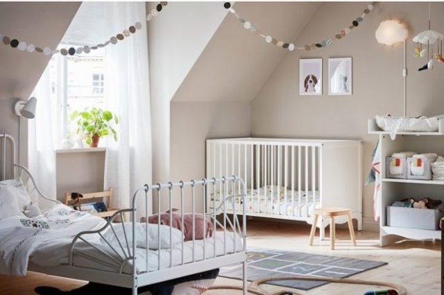 白が映えるイケアのベビーベッド♡ 柵の取り外しから周辺グッズまで