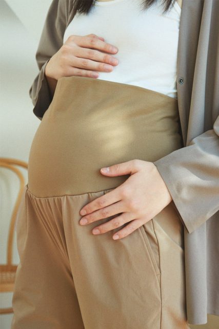 THE NORTH FACE】から「マタニティパンツ」が登場！無償お直し付きで