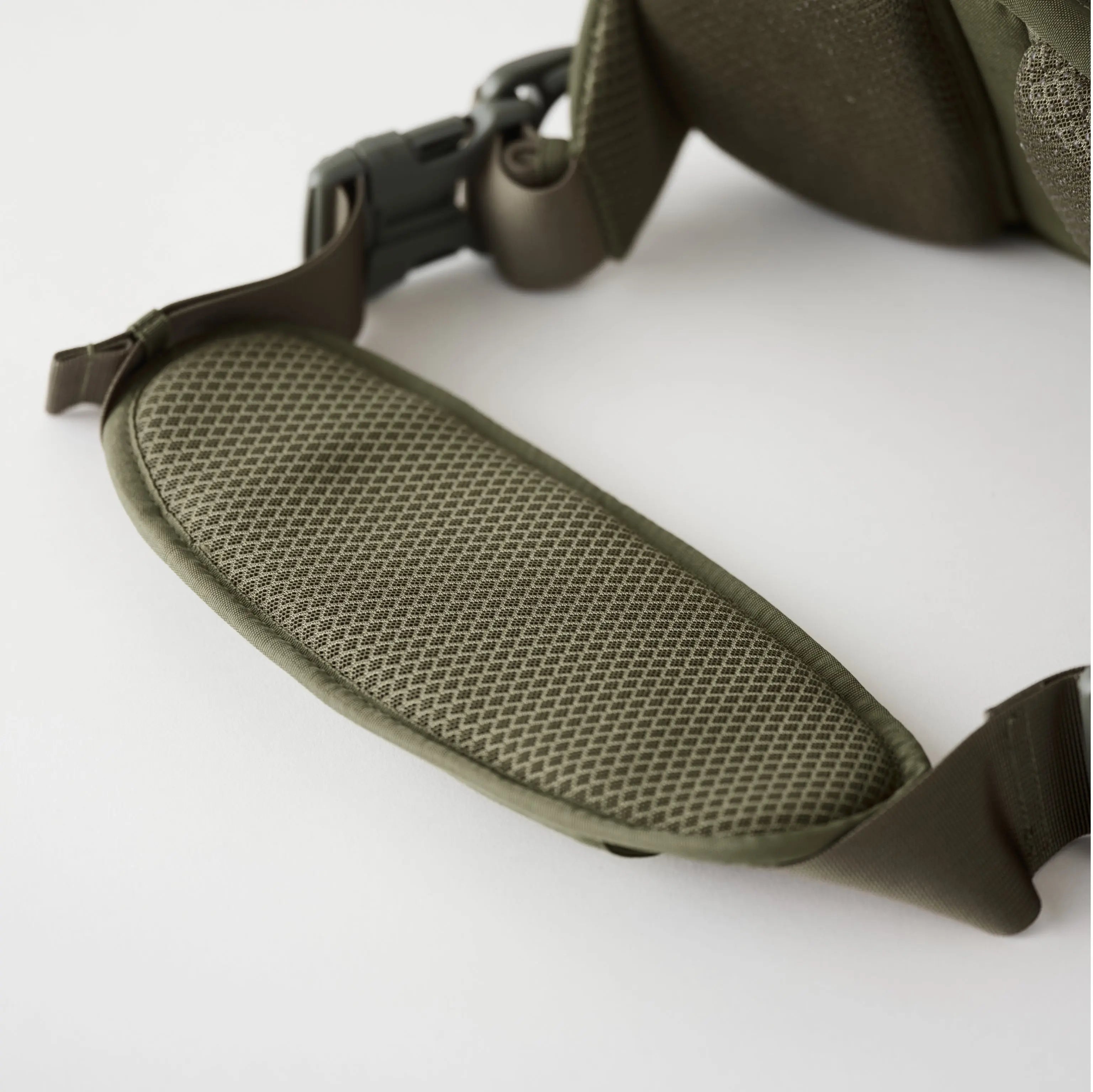 ヒップシート（カーキ）Hugoo®︎（ハグー）公式｜世界中のデザイン賞