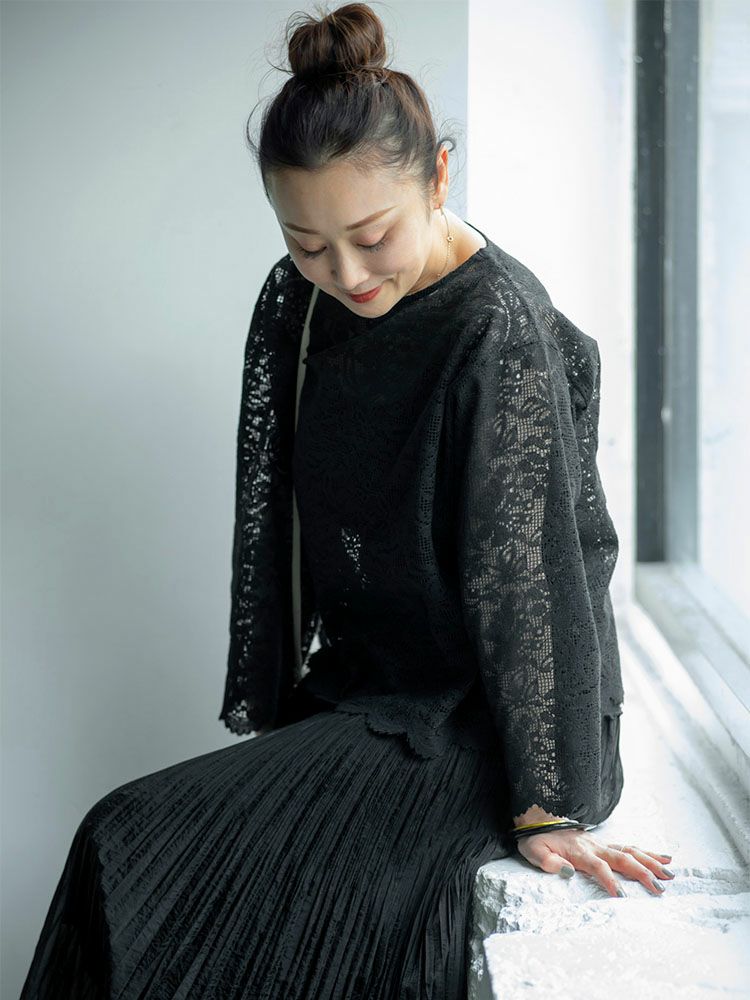 10000円値引き】ハグオーワーオーガニックコットンレースブラウス