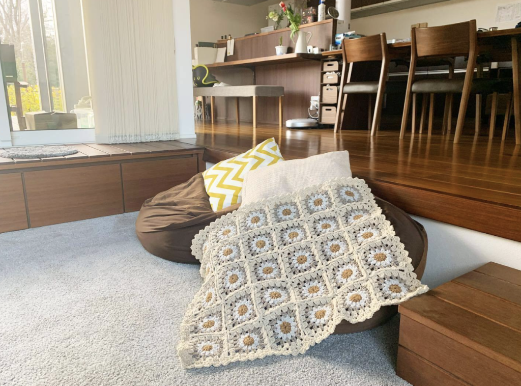 ふんわりあったか｜レトロでかわいいお花モチーフのブランケット