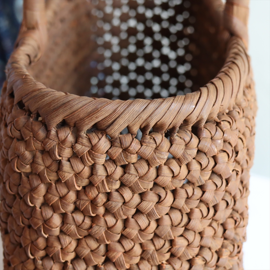 山ぶどう かごバッグ 紅皮横長 六角花細工編み4mm 巾34cm 高さ（本体